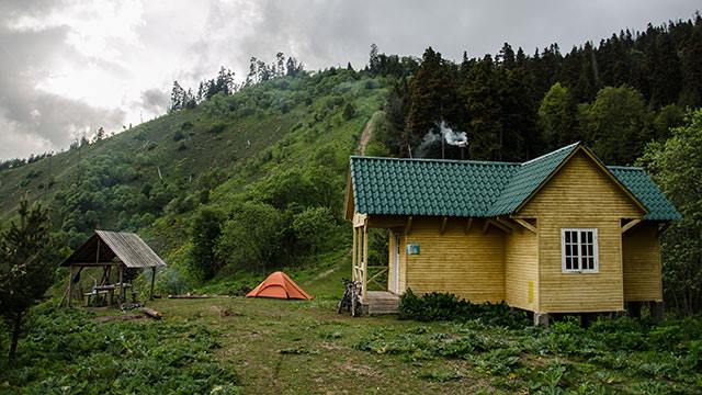 5 ლარად, 43%-იანი ფასდაკლების ვაუჩერი 2 დღიან ტურზე ლომის მთაზე კომპანიისგან Traveler.ge image 0