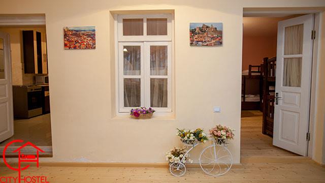 50%-მდე ფასდაკლება 1 პერსონის განთავსებაზე, 1 დღე-ღამეზე თბილისის ჰოსტელისგან  «CITY HOSTEL WINE RISE»  image 10