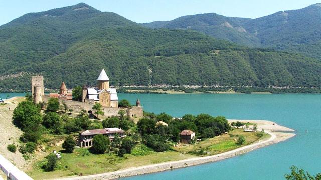 2 ლარად, 57%-იანი ფასდაკლების Swooper Code-ი, 1 დღიანი ტური ყაზბეგში ტურისტული კომპანიისგან «23 Travel» image 0